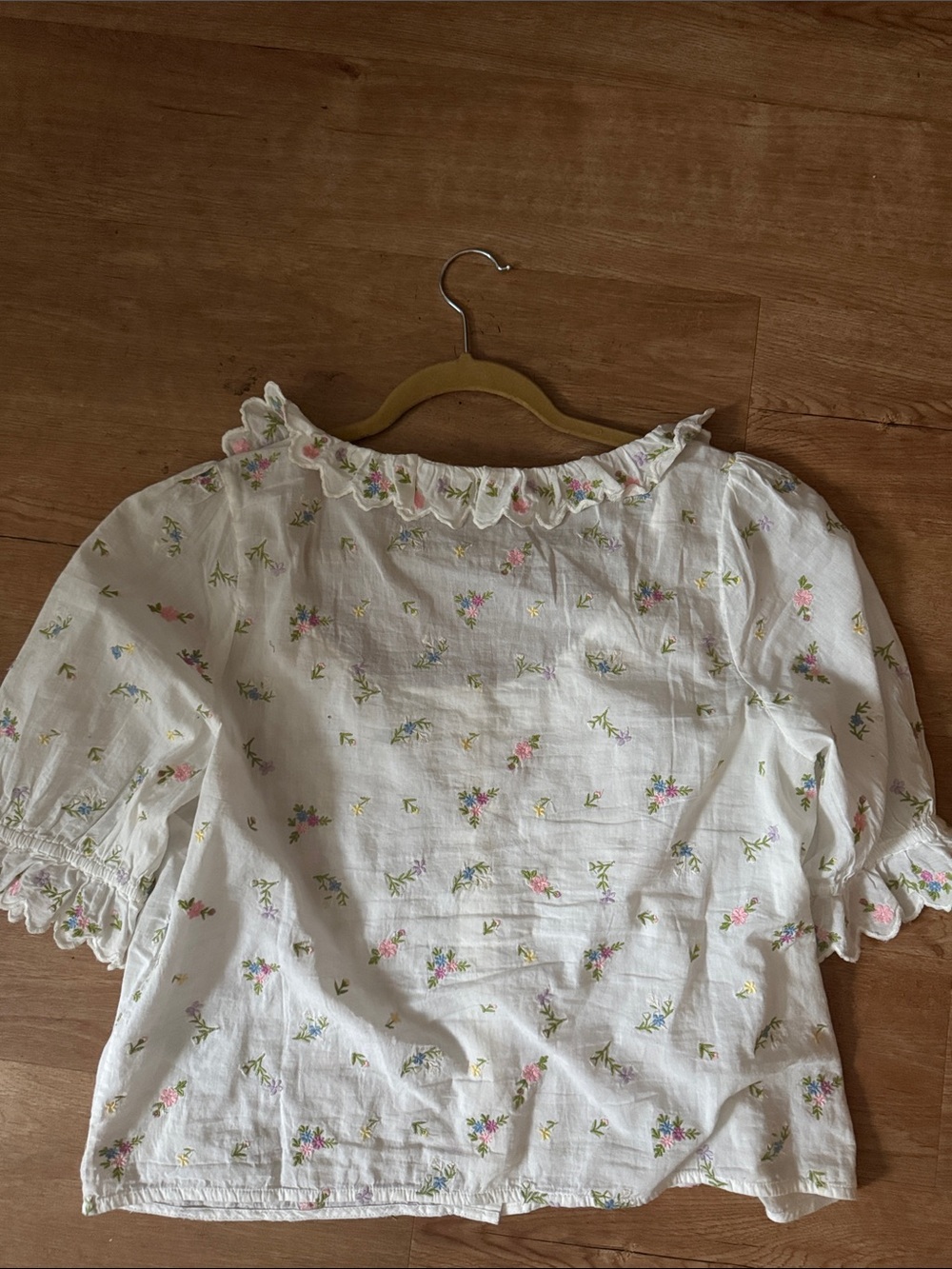 Sezane White Puff-Sleeve Floral Button-Front Top size 40 - Picture 3 of 3